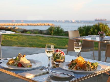 crowne-plaza-limassol-limassol_070920121149106750